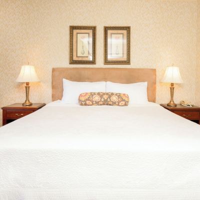 Room, 1 Queen Bed, Mobility Accessible (Park Side) Fairhaven Village Inn Promo Code