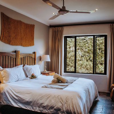Comfort Room, 1 King Bed, Ensuite, Garden View African Safari Lodge Promo Code