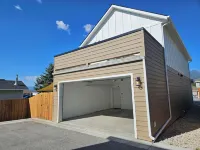 距市中心1英里全新三卧室帶車庫度假屋