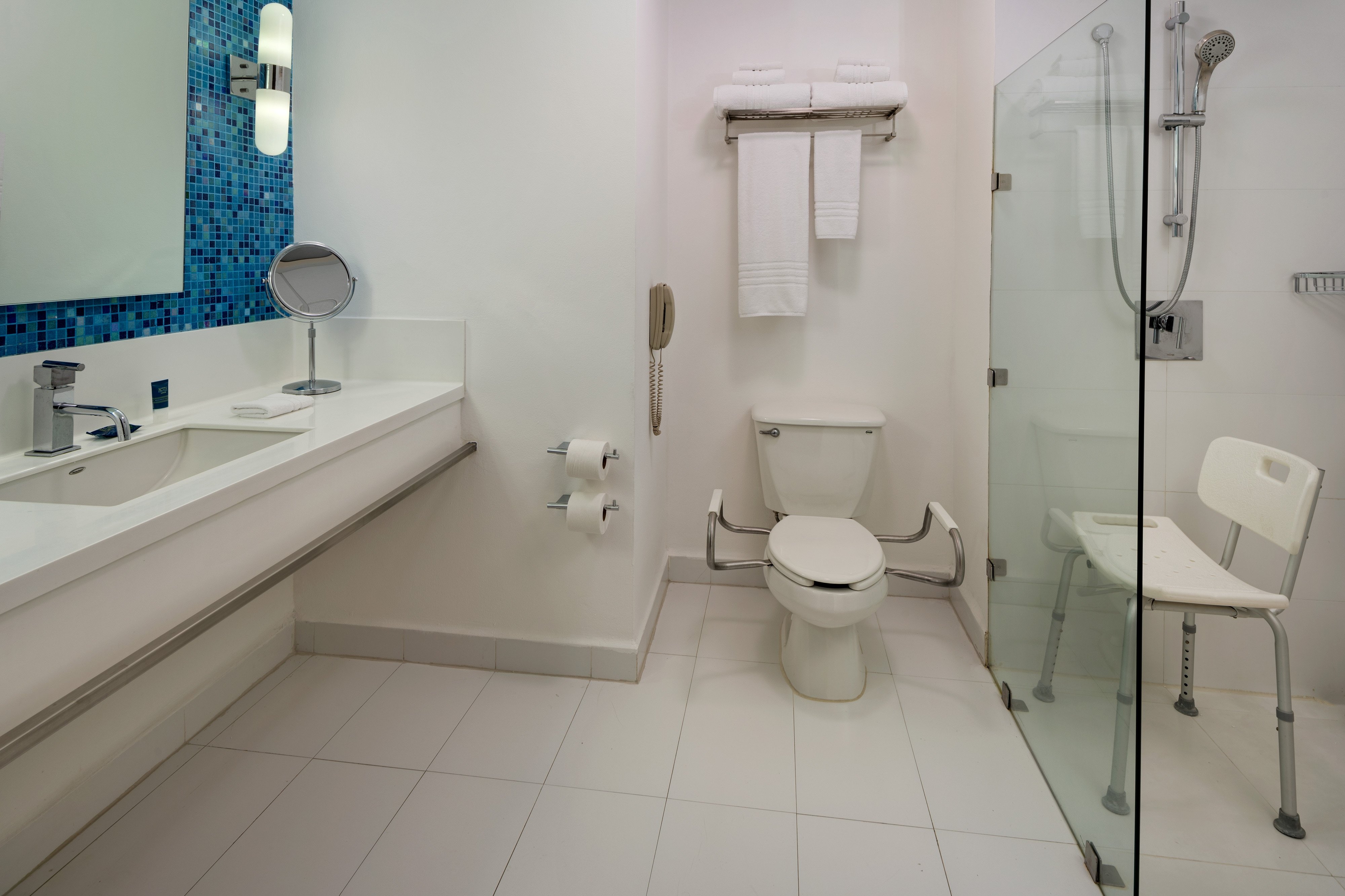 Four Points by Sheraton Monterrey Linda Vista豪华特大床房