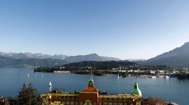 パレス ルツェルン 外観