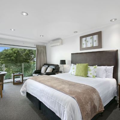 Comfort Suite, 1 King Bed, Bay View, Sea Facing