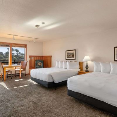 Deluxe Studio 2 Queen Beds, with Balcony and Harbor View Harbor Lite Lodge Promo Code