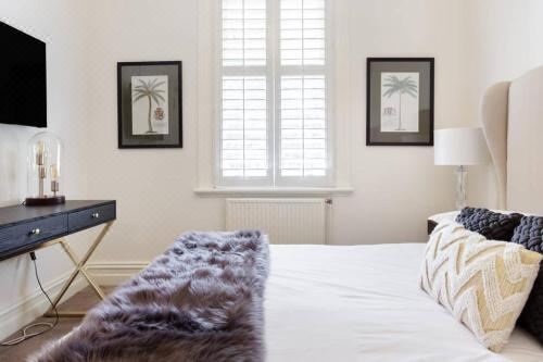 94 Highett - 5 Bedroom, 3 Car Parks - Luxury House Five-Bedroom House