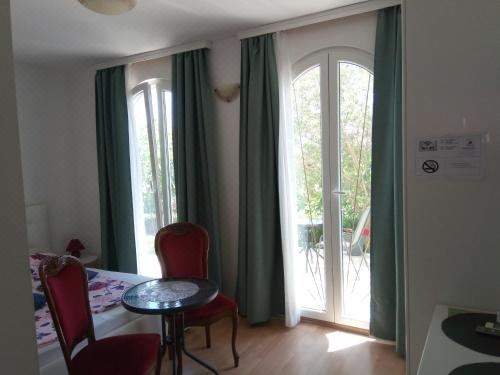 带露台的舒适双人间