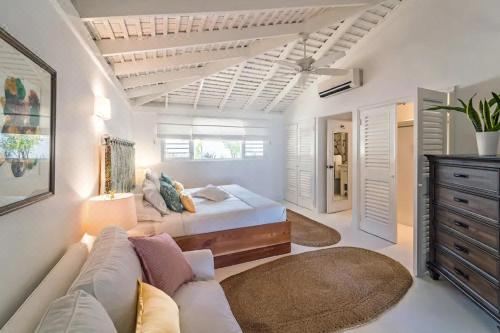 Magnificent 5-Bedroom Estate Villa, Sleeps 12 Deluxe Villa