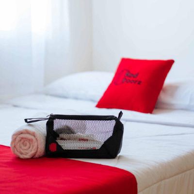 Reddoorz Deluxe Room RedDoorz Syariah @ Sunan Bonang Magelang Promo Code