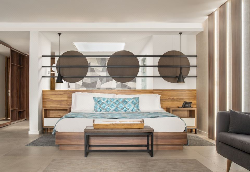 優雅俱樂部壯麗精緻套房直通游泳（僅限成人）