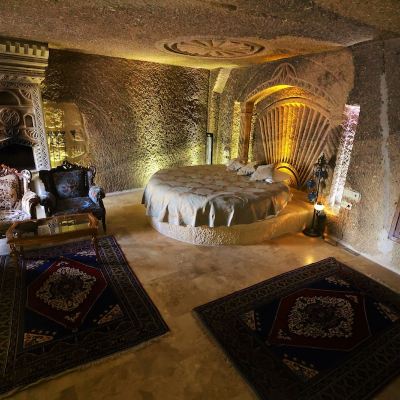 Royal Cave Suite