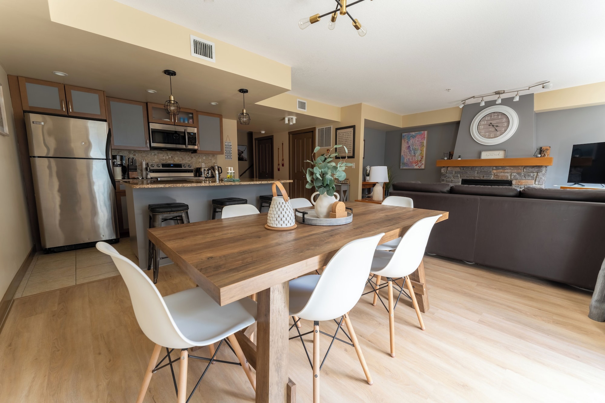 Cp # 4210 两卧室加书房， 两层