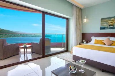 Burj on Bay Hotel Hotele w: 