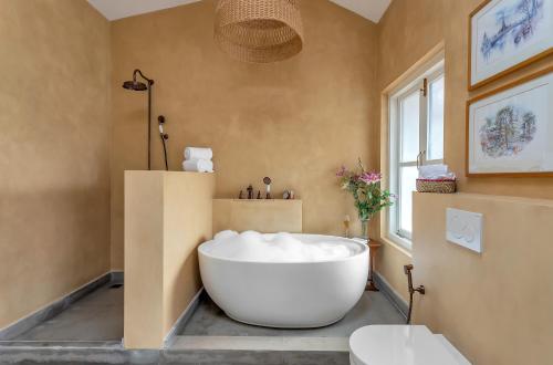 La Pasado|Patio|Full Power Backup|Cook Avl