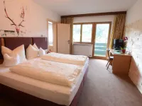 Hotel Hubertus Hotels in Lech