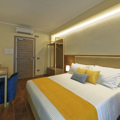 Deluxe Double Room (Camera 3 Rr) Red Ribbon Promo Code