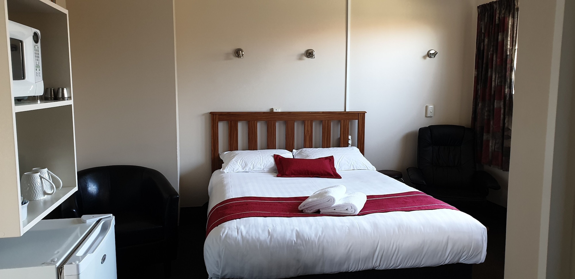 Commodore Motor Lodge紧凑一室房