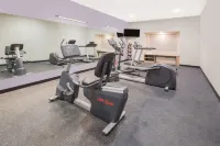 Microtel Inn & Suites by Wyndham Cuauhtemoc Campos Menonitas Hotel a 