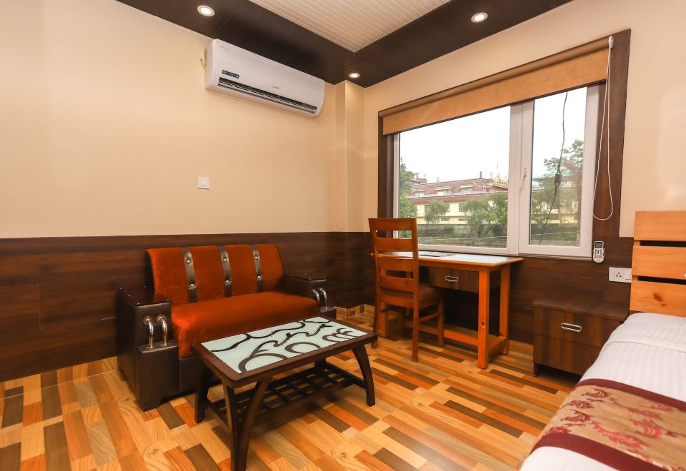 山景甄选特大床房