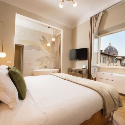 Deluxe Double Room, 1 King Bed, Hot Tub, Tower Renascentia Garden Relais Promo Code