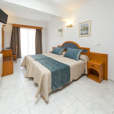 Standard Twin Room Hostal Marí Promo Code