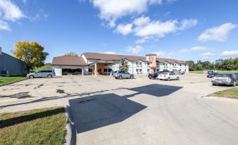 Motel 6-Waterloo, IA - Housity
