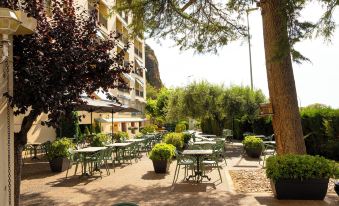 Balneario de Fitero - Hotel Bécquer - Housity