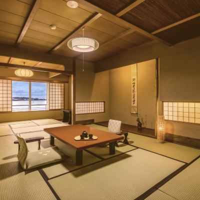 和風スーペリアレイクビュールーム(浴室) 湯快リゾート 片山津温泉 矢田屋松濤園〈会席〉 クーポン