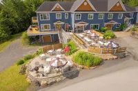 Au Sommet du Lac Magog Hotels in 