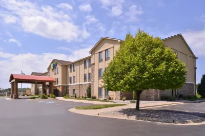 Holiday Inn Express & Suites TOPEKA WEST I-70 WANAMAKER by IHG Hotel a 