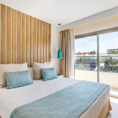 One-Bedroom Penthouse Suite Zafiro Palmanova Promo Code