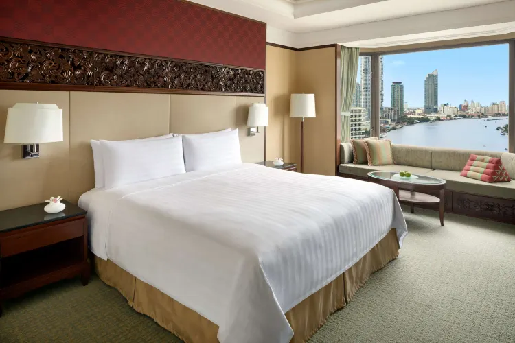 Shangri La Wing Deluxe River View King Room