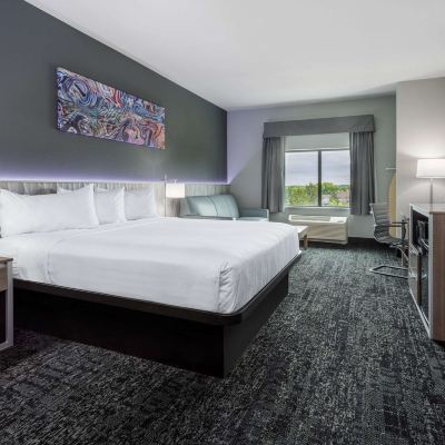 特大床一室公寓套房-禁煙 Baymont Inn & Suites by Wyndham Madison優惠