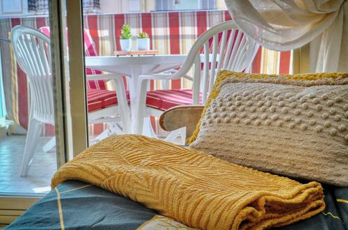 带露台一室公寓