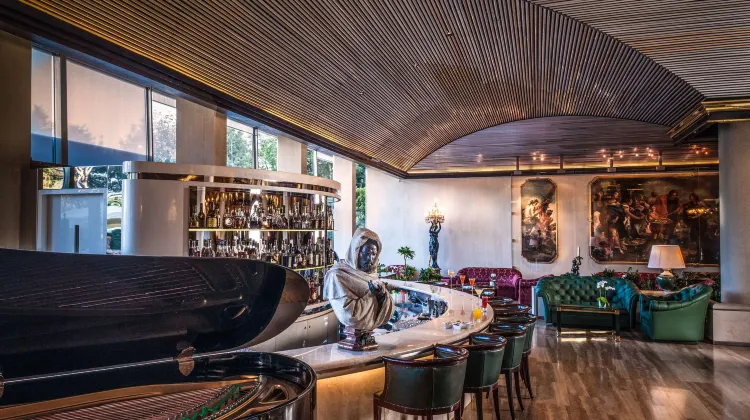 ローマ・カバリエリ・ア・ウォルドーフ・アストリア・ホテル 食事・レストラン