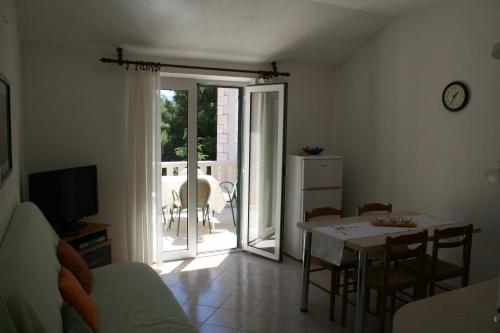 带海景的一卧室公寓