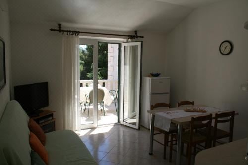 带海景的一卧室公寓