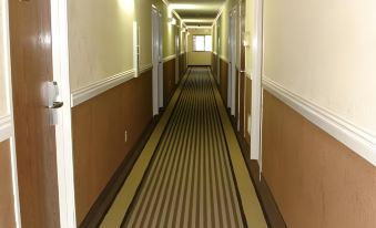 Valley Inn Shakopee - Housity
