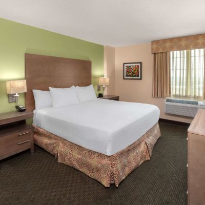 Deluxe King Suite with City View and Mobility/Hearing Impaired Access - Non-Smoking La Quinta Inn & Suites by Wyndham San Antonio Medical Ctr NW Promo Code