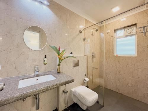 Rainforest Enclave, Arpora - 10 Mins to Baga Beach Apartment With Pool View