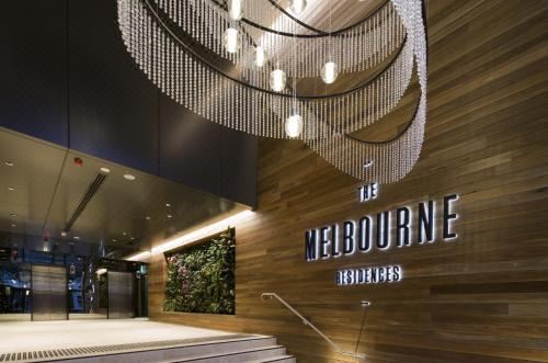 Elegant Urban Hideaway - Private Luxury Residential Apartment, Walk to South Bank & Free Carpark Two-Bedroom Apartment