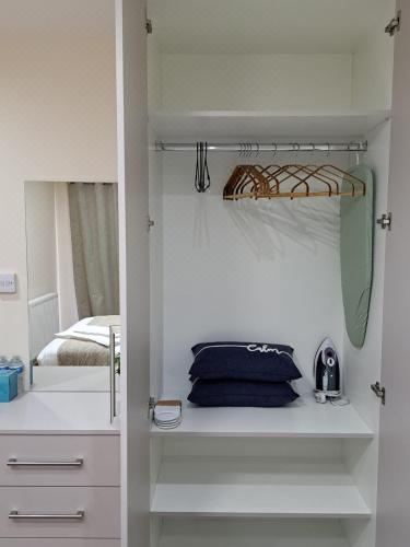 Modern 2 Bed 2 Bath Apartment Free Parking Two-Bedroom Apartment