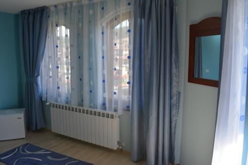 带阳台的三人房