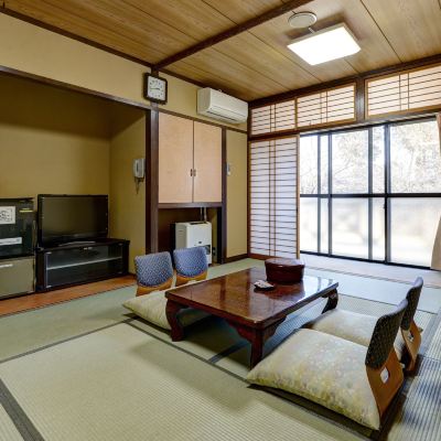 和室(10 畳) 安曇野観光の玄関口 公共の宿 ビレッジ安曇野 クーポン