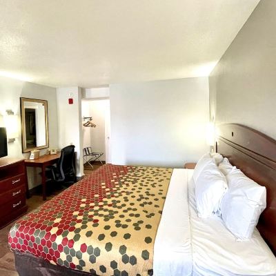 Deluxe King Room - Non-Smoking Red Carpet Inn Philadelphia Airport Promo Code