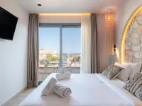 Amalthia Luxury Suites Hotels in Políkhronon
