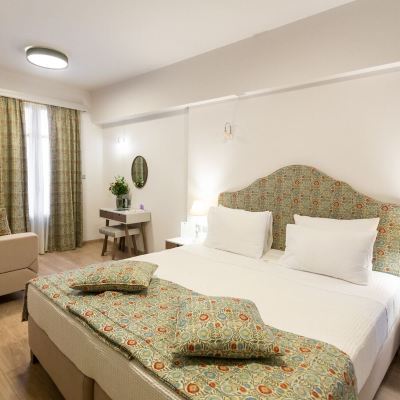 Family Room Casa Verde Promo Code