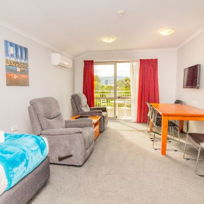One Bedroom Apartment With SPA BKs Premier Motel Esplanade Promo Code