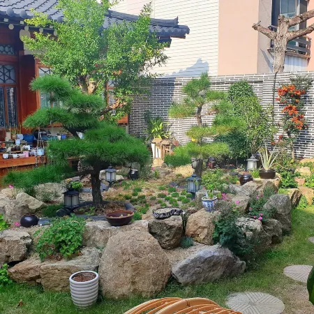 Hanok1957