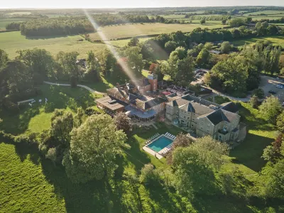 The Retreat, Elcot Park Hotele w: 