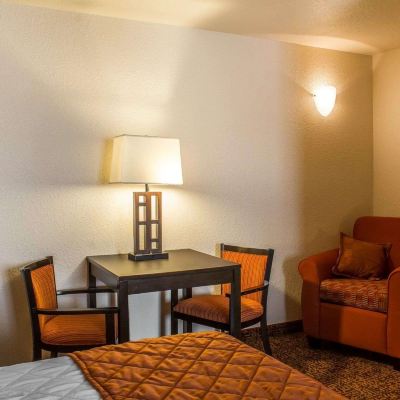 Suite, Multiple Beds, Non Smoking Rodeway Inn & Suites - Okoboji Promo Code