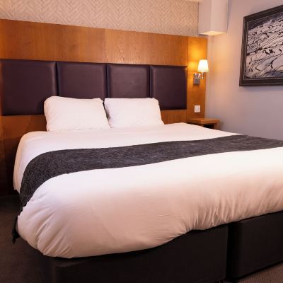 Double Room De Trafford Hotel by Greene King Inns Promo Code